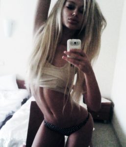 Jeune femme mariée du 64 sexy en manque de cul
