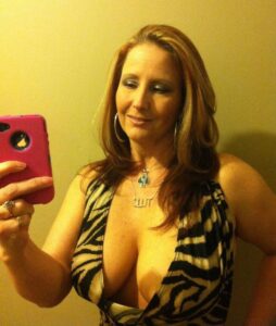 Mature salope du 95 partage nude