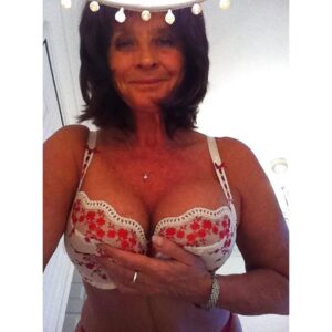 Milf nue du 93 à baiser