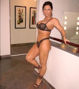 Nude photo cougar chaude du 24